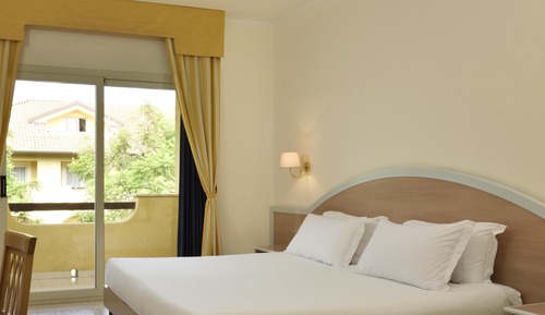 Comfort Room, Balcony, Garden View