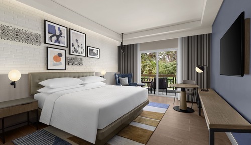 Superior Room, 1 King Bed, Balcony, Garden View