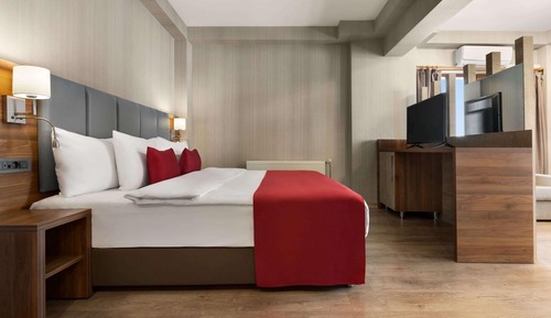 Junior Suite, 1 King Bed, Non Smoking
