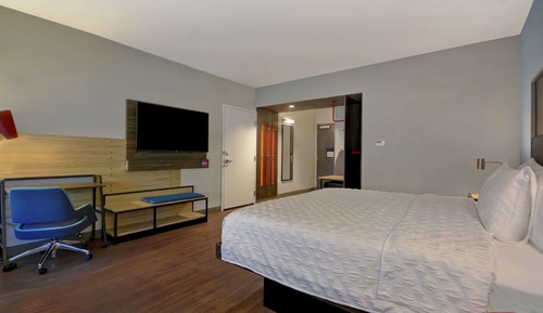 Room, 1 King Bed, Accessible (Hearing)