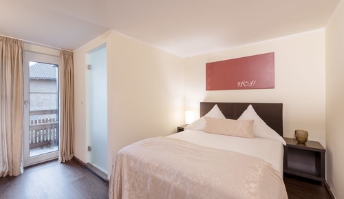Single Room, Private Bathroom