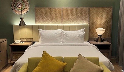 Grand Double Room, Pool View (Grand Deluxe Double)