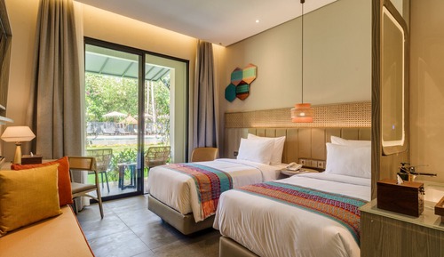 Deluxe Ultimate Twin, Pool Access