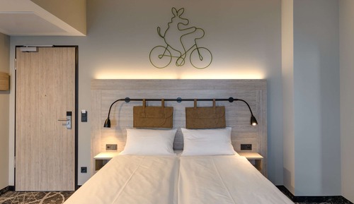 Family Double Room, Multiple Beds, Kitchenette (Modern)