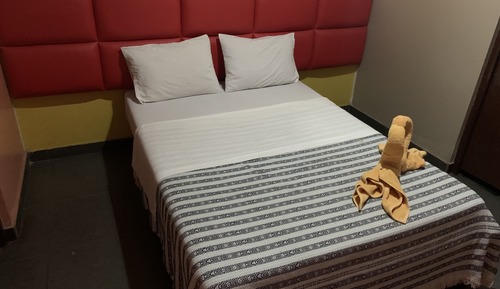 Basic Double Room, 1 King Bed