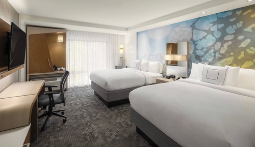 Room, 2 Queen Beds (Mobility/Hearing Accessible, Tub)