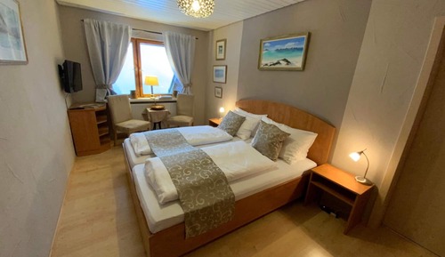 Standard Double Room, Non Smoking, Mountainside