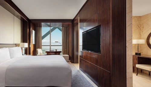 Room, 1 King Bed, Non Smoking, Lake View