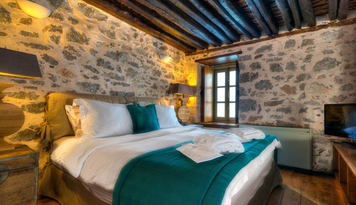 Honeymoon Suite