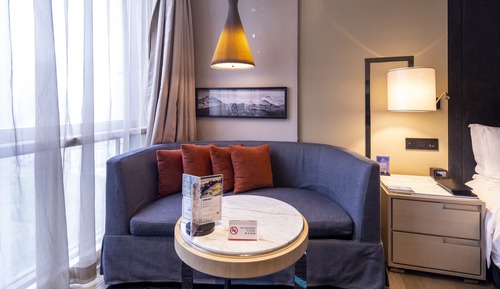 Room, 1 King Bed (High Floor)
