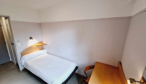 Economy Single Room Shared Toilets