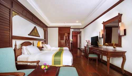 Premier Twin Room (Free One Time Sunset Cocktail Set)
