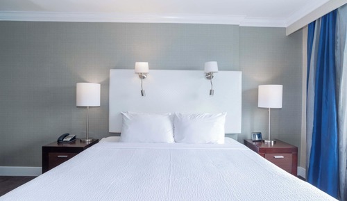 Standard Room, 1 King Bed