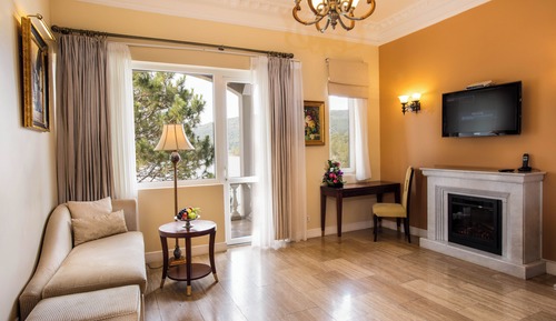 Junior Suite with Lake View Villa