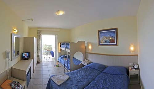 Family Double or Twin Room, Garden View