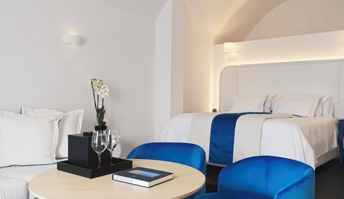Superior Suite with Open Air Jetted Tub