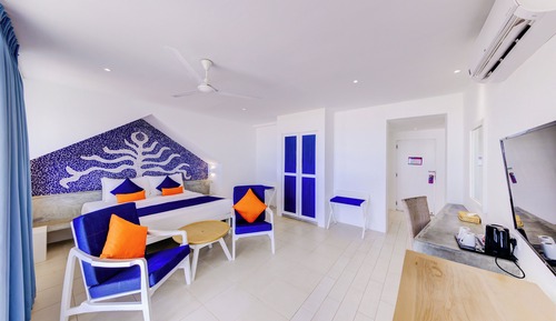 Beach Chalet King