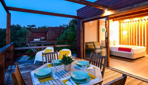 Bungalow Compact Wood