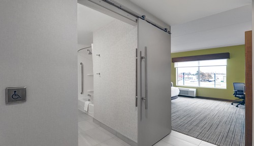 Standard Room, 1 King Bed, Accessible Bathtub (Communications)