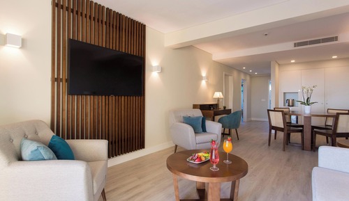 Premium Suite, 2 Bedrooms, Non Smoking, Pool View (Balcony)