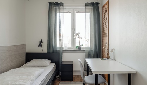 Single Room, Private Bathroom