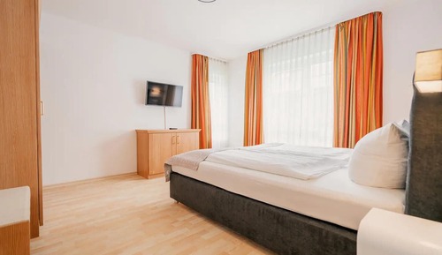 Apartment, 2 Bedrooms, Annex Building