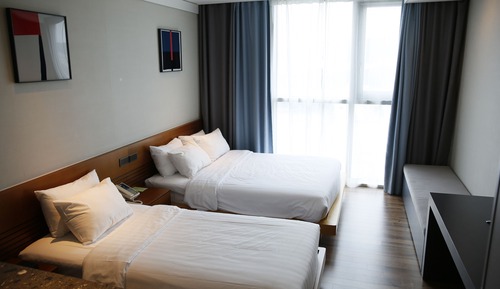 Deluxe Family Twin room