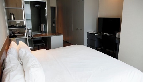 Executive Hollywood Double