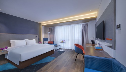 Standard Room, 1 King Bed (Extra Floor Space)