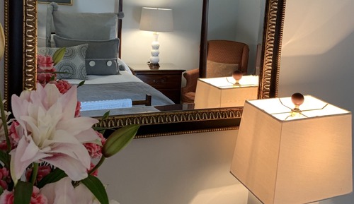 Luxury Double Room (Hotchkiss)