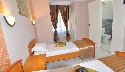 Triple Room