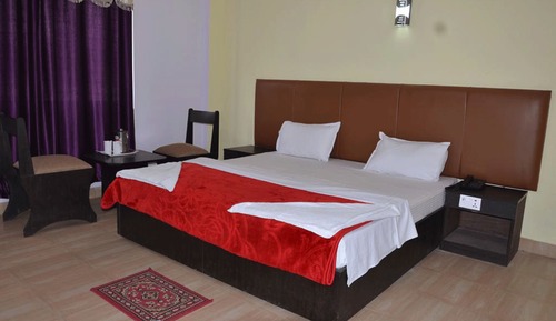 Deluxe Room, Smoking