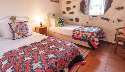 Traditional House, 2 Bedrooms