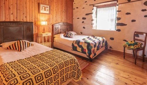 Traditional House, 6 Bedrooms