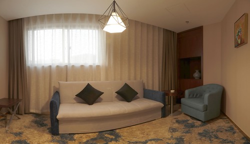 Twin Room (Extreme Sassy)