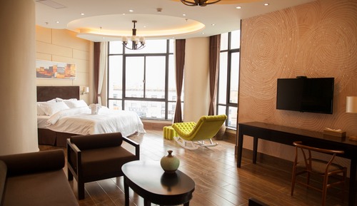 Suite (Extreme Sassy  Double)