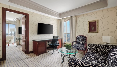 Business Suite, 1 King Bed (Club)