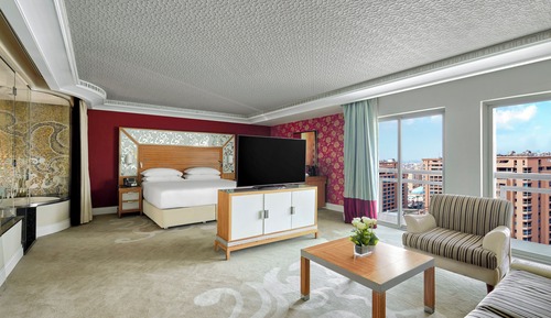 Club Suite, 1 King Bed, Accessible, Club Lounge Access