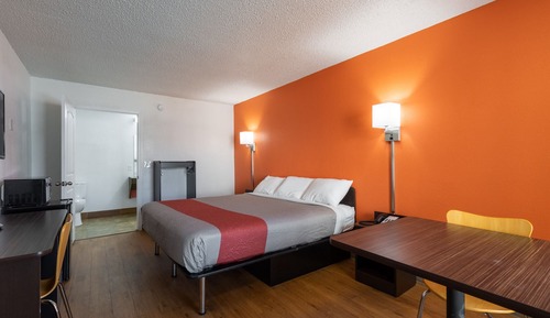 Deluxe Room, 1 King Bed, Accessible, Non Smoking