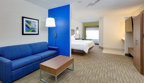 Suite, 1 King Bed, Accessible (Mobility, Access Tub)