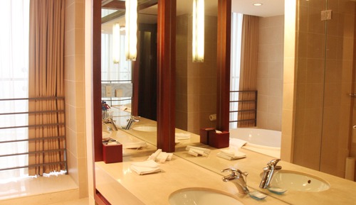 Suite, 1 King Bed