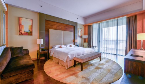Regency Suite Lake View King
