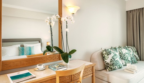 Family Room, Garden View