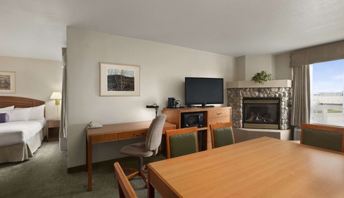 Suite, 1 King Bed, Refrigerator