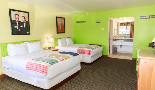 Room, 2 Queen Beds, Non Smoking