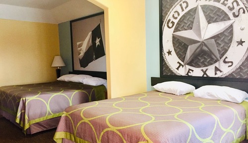 Room, 2 Queen Beds, Accessible (Mobility,Hearing,Roll-In Shower)