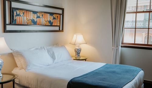 Standard Suite, 1 Queen Bed