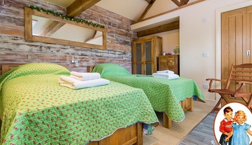 Twin Room, Ensuite (The Witch)