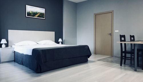 Classic Studio Suite, Garden View