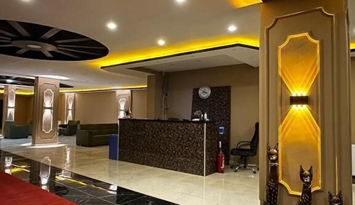 Standard Double Room Single Use, 1 King Bed, Mountain View